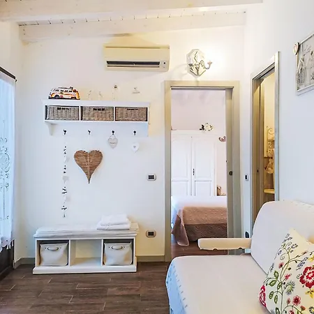 La Casa Di Menny By Interhome